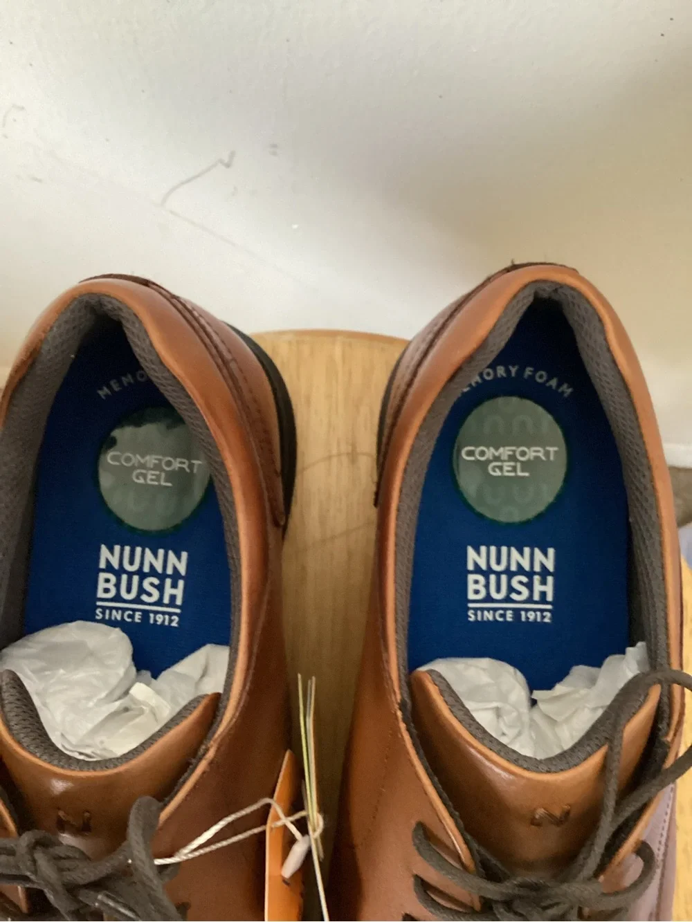 Nunn Bush Men's Tan Cap-Toe Lace-Up Oxfords